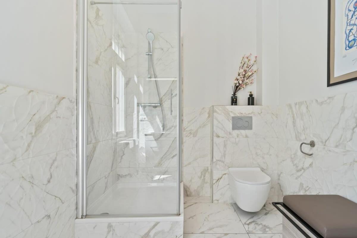 Room W Shared Bathroom&Kitchen In Luxury Villa Luxembourg Exterior photo